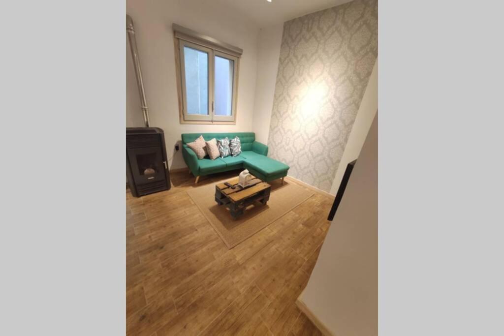 Апартаменты Precioso Y Acogedor Piso En La Seu De Urgell Сео-де-Уржель Экстерьер фото